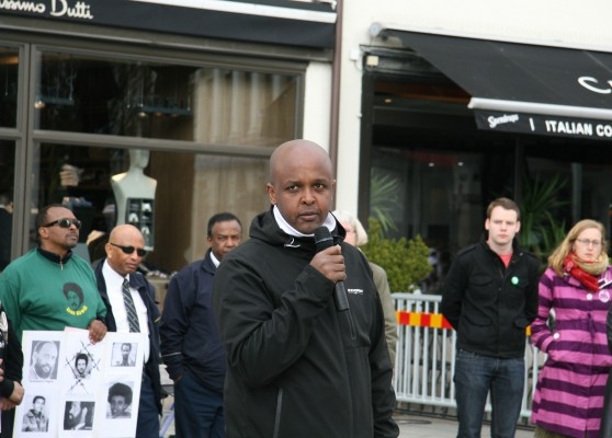 Esayas Isaak ber om att fler människor skall göra sina röster hörda för att hjälpa Dawit Isaak och de andra fängslade journalisterna i Eritrea. (Foton: Epoch Times)
