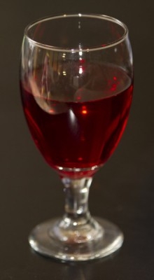 
Antioxidanterna i tranbärsjuice kan hjälpa till att sänka blodtrycket vid regelbunden konsumtion. (American Heart Association)                                            