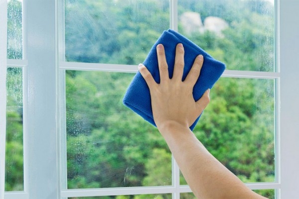 Högst upp på städlistan finns fönsterputs. (Foto: Eieihome.com)
