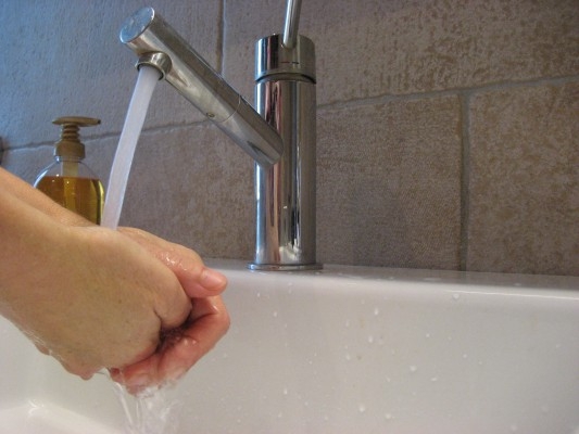 Det är alltid viktigt med god handhygien, i synnerhet i influensa- och förkylningstider. (Bild: Epoch Times)