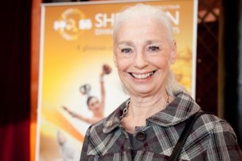 Johanna Friberg, danspedagog och tidigare premiärdansare, njöt av Shen Yuns föreställning i Linköping, den 21 mars 2009. (Foto: Lilly Wang, Epoch Times)