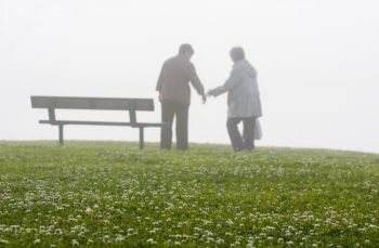 För ett bra och långt liv finn glädje i det, var positiv, var vänlig, var rädd om dina vänner och håll dig lagom aktiv. (Foto: Epoch Times)