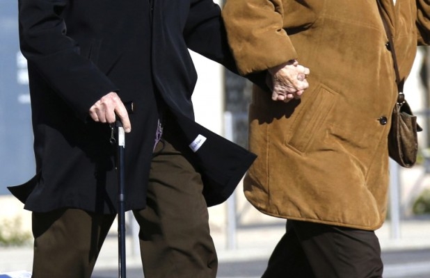 En 15 minuters promenad på maten kan minska risken för typ-2 diabetes hos äldre, enligt ny forskning. (Foto: AFP/Valery Hache)