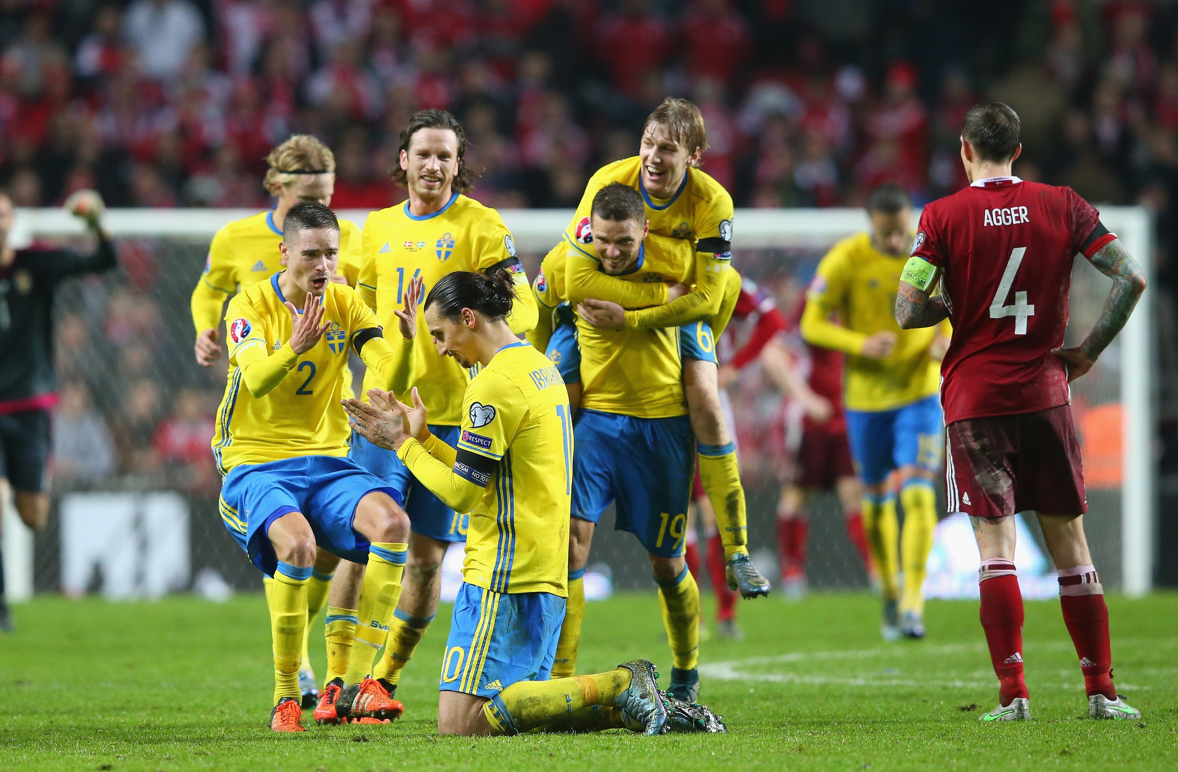 Zlatan Ibrahimovic tog Sverige till EM-slutspel i Frankrike genom sina tre mål i dubbelmötet mot Danmark. (Foto: Alex Livesey/Getty Images)
