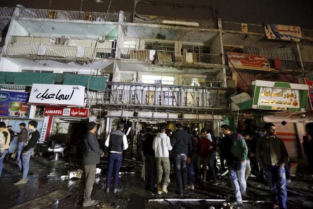 I en serie attacker med fordonsbomber och automatvapen dödades på måndagen uppåt 50 personer i centrala Irak. (Foto: Ahmed Saad/Reuters/TT)