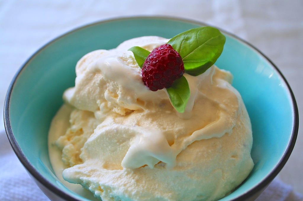 Gör snabb och nyttig veganglass med frysta bananer (Foto: Pixabay)