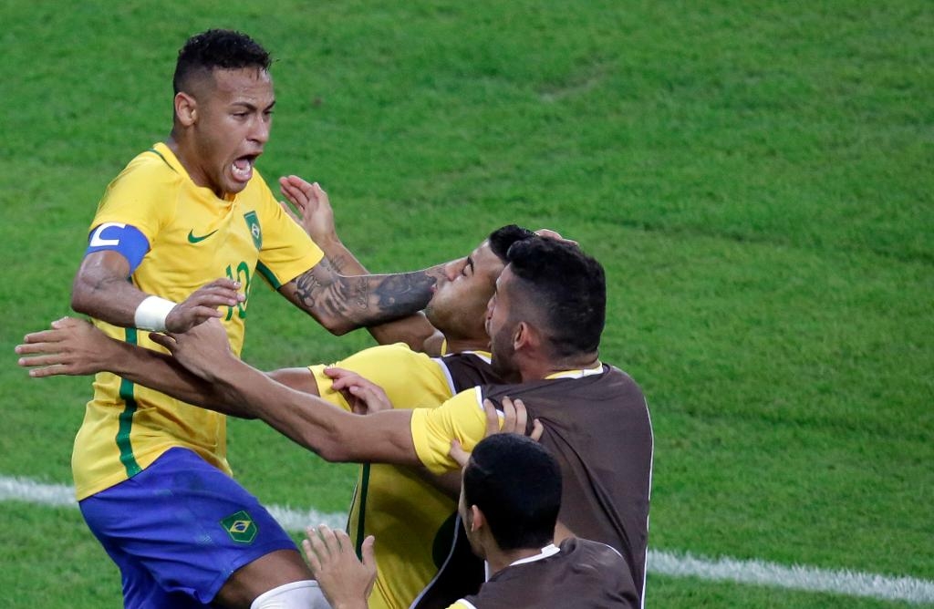 
Neymar sköt OS-guldet till Brasilien med ett spelmål och en straff på Maracanã. (Foto: Luca Bruno /AP/TT)