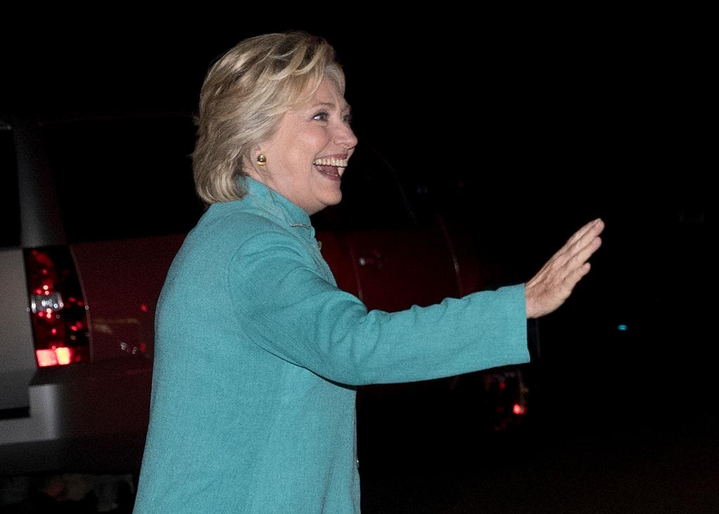 Besvärande uppgifter om donationer till Clintonstiftelsen samt hanteringen av epost under tiden som utrikesminister skuggar demokraten Hillary Clintons presidentkampanj. (Foto: Carolyn Kaster /AP/TT)
