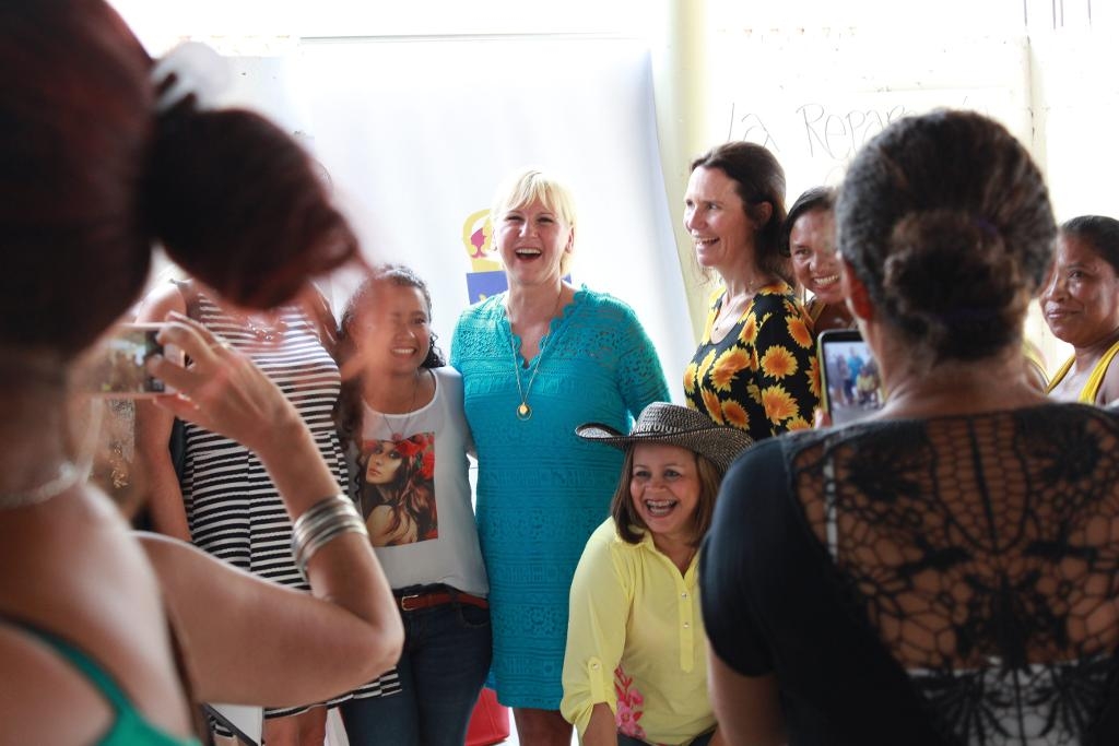 Sveriges utrikesminister Margot Wallström (S) är en av många utländska gäster på plats när fredsavtalet mellan regeringen och Farc-gerillan undertecknas i Cartagena i Colombia. (Foto: Erik Wirkensjö/ Regeringskansliet)