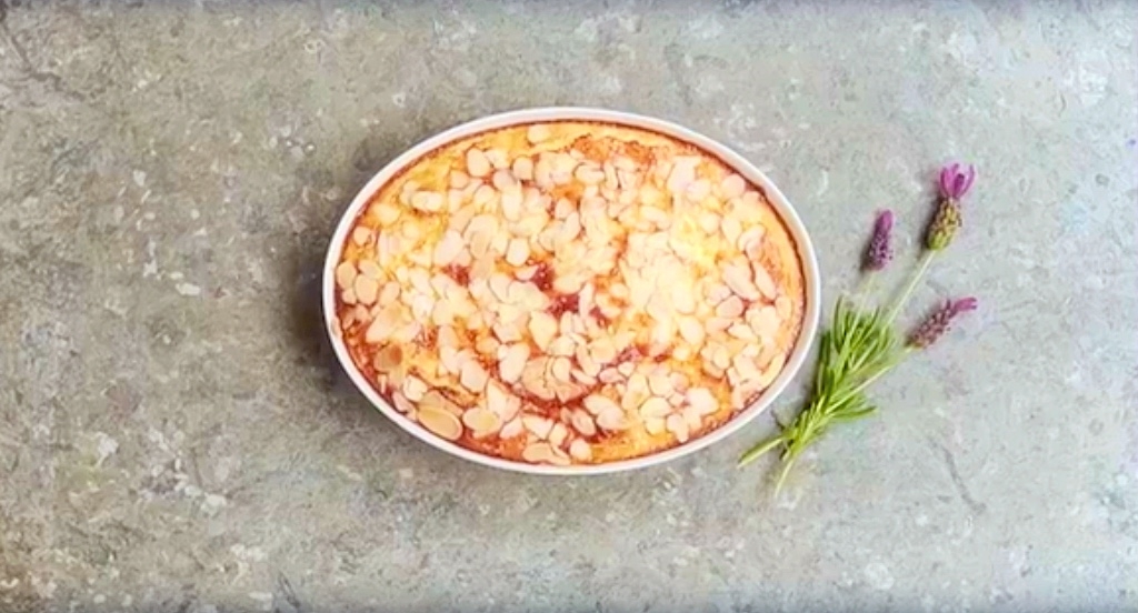 

Smaken på den här LCHF ostkakan är väldigt lik originalet. Foto: Andrea Elvhage                                                                                        
