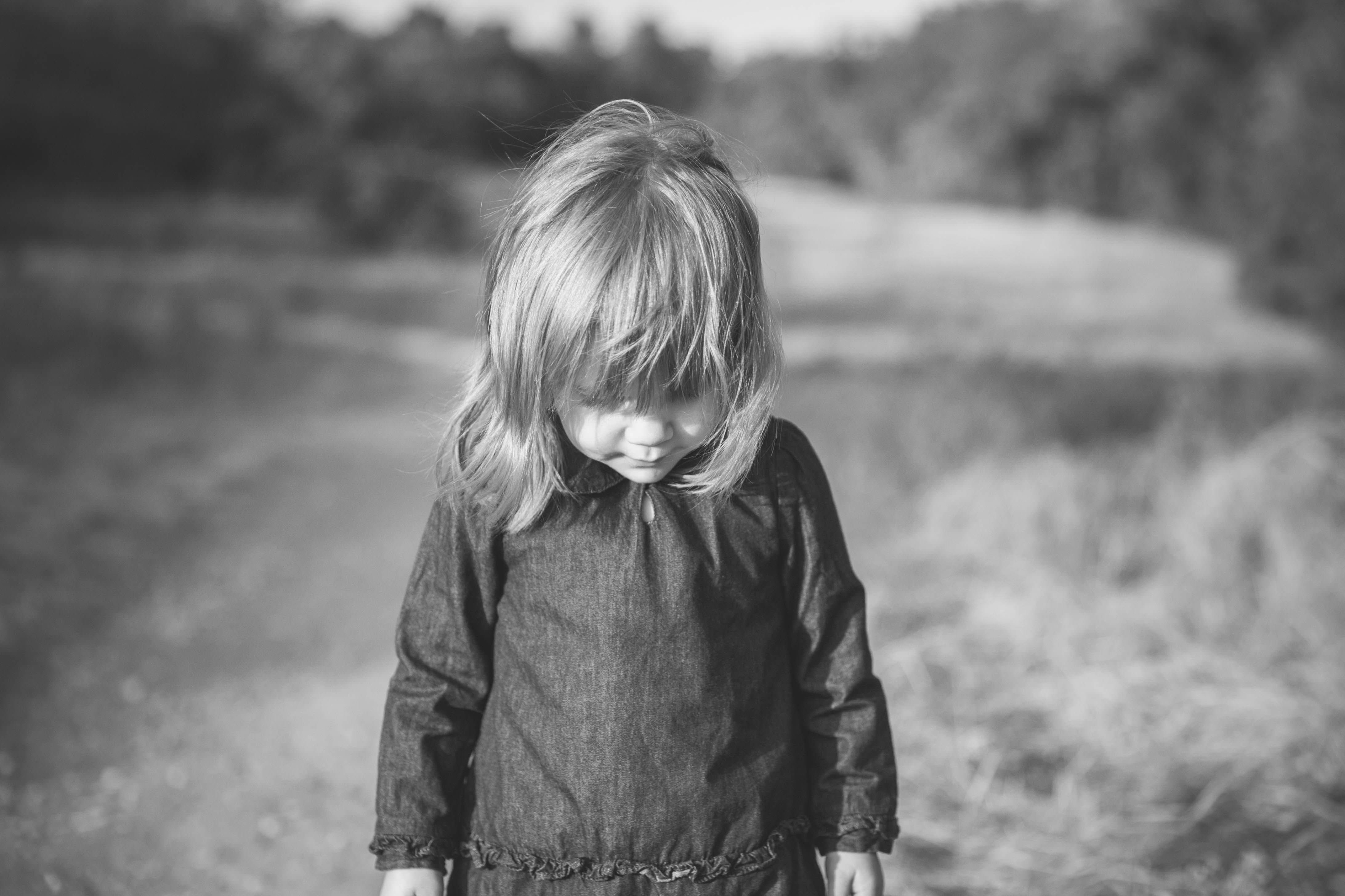 



Man ska inte skambelägga barn som ljuger, men var tydlig med att det är fel och hjälp barnet komma ur sin lögn. (Foto: Alex Hockett/Unsplash)                                                                                                                                                                                        