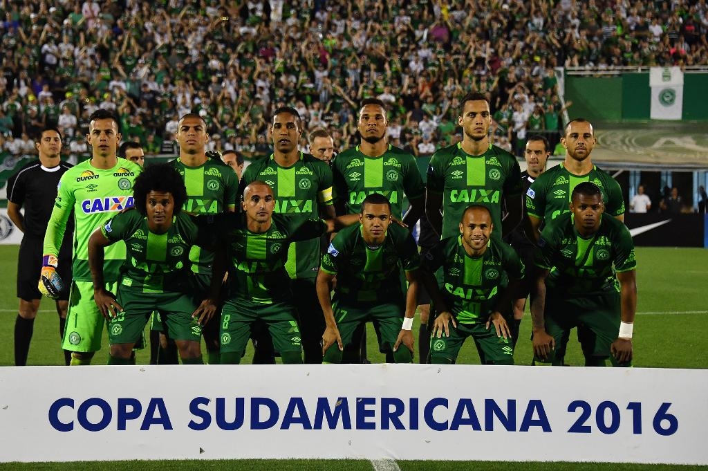 Chapecoense ställer upp sig för lagfoto inför semifinalen i Copa Sudamericana mot San Lorenzo den 23 november. (Foto: Nelson Almeida arkivbild)