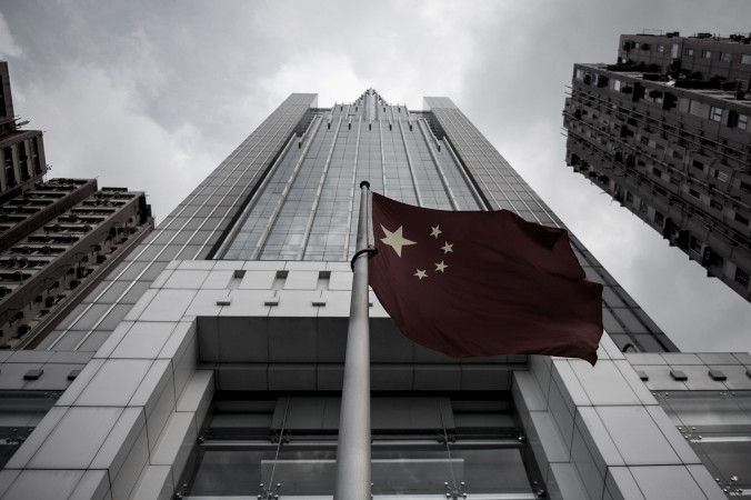 Kinesiska centralregeringens kontaktkontor i Hongkong. Enligt källor planerar Xi Jinping en massiv utrensning av korrupta affärs- och politiknätverk med kopplingar till Hongkong. (Foto: Alex Ogle/AFP/Getty Images)
