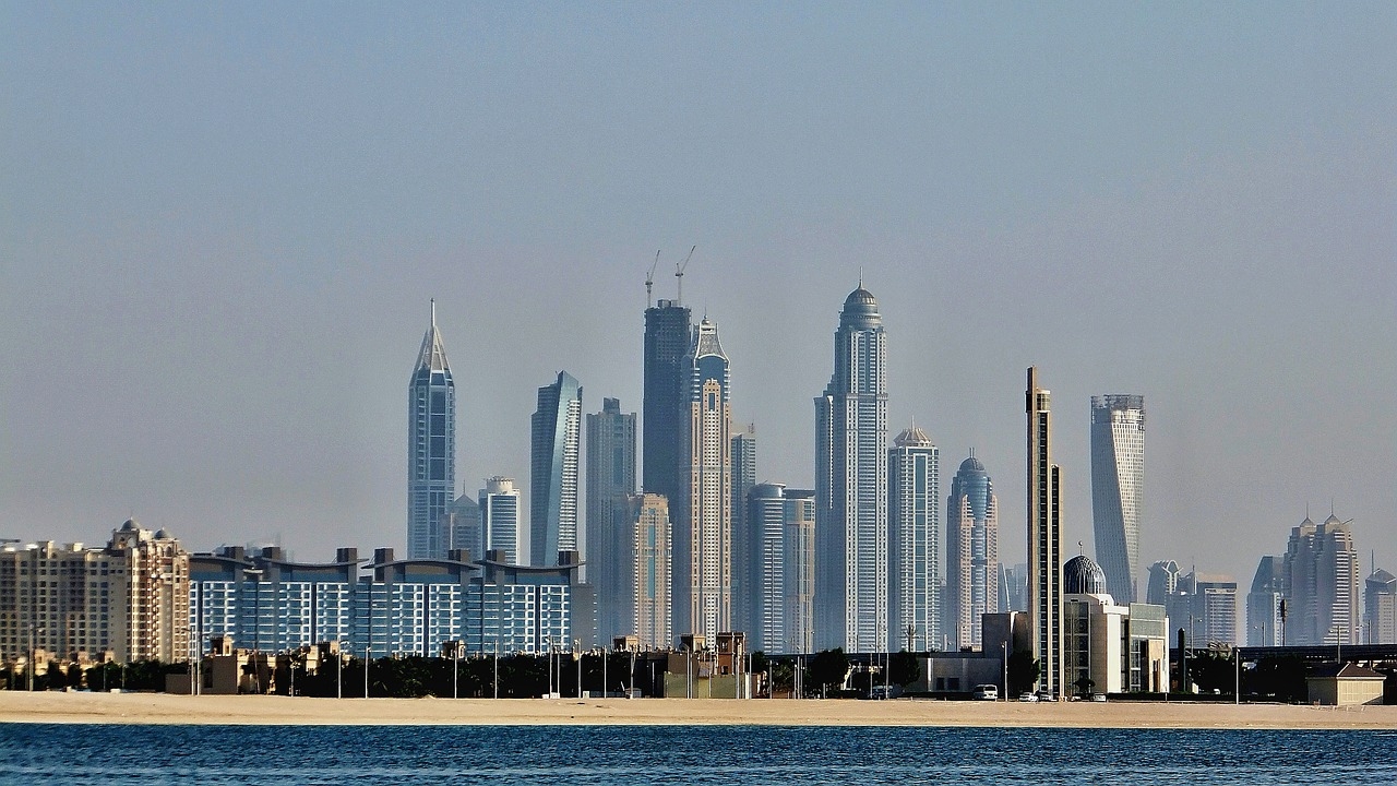 Siluett över Dubai i Förenade Arabemiraten. (Foto: Pixabay)