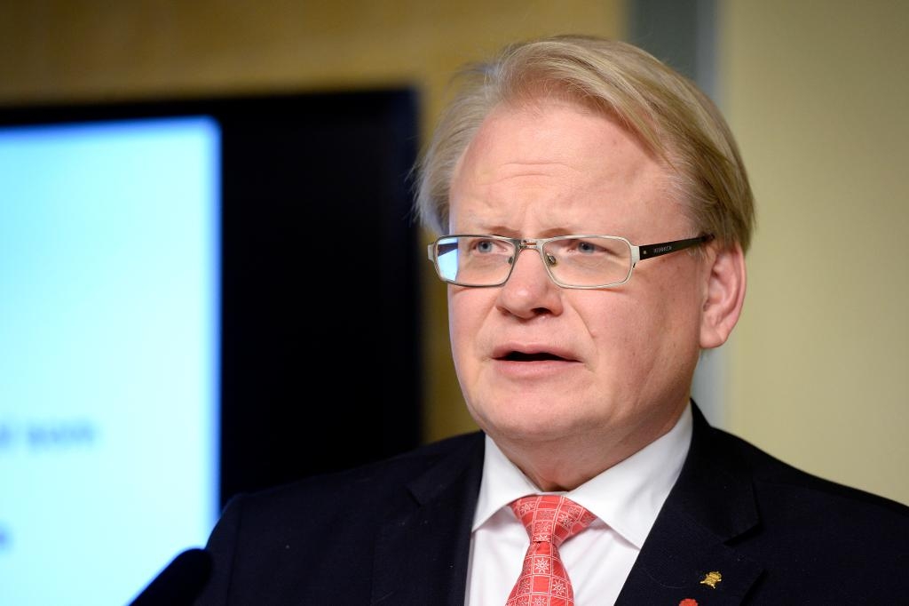 Försvarsminister Peter Hultqvist (S) såg fram emot ett nej från Gotland. (Foto: Jessica Gow/TT-arkivbild)