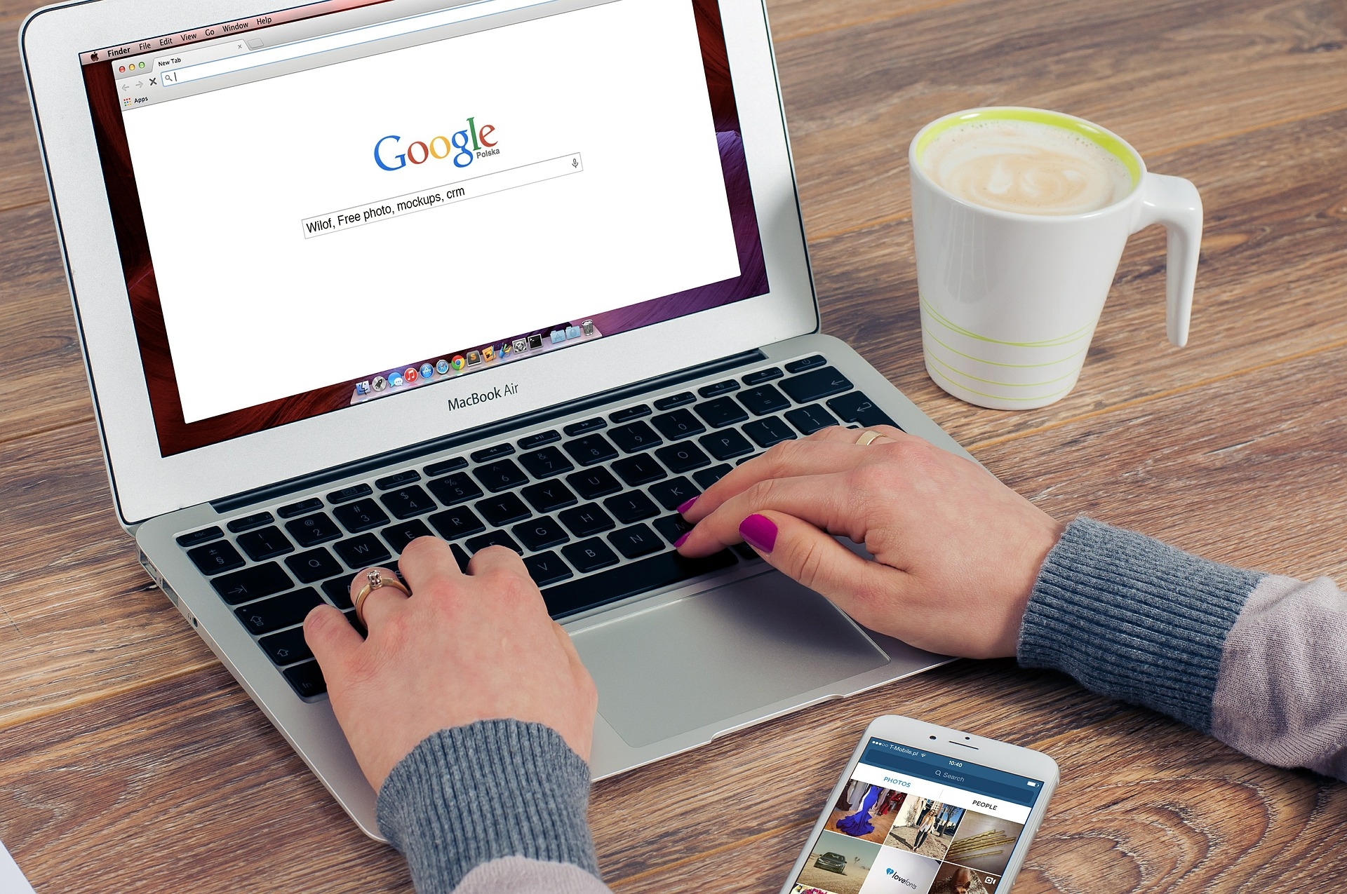 Internets möjligheter och tillgång till information är också en demokratifråga, säger Linus Grabö. (Foto: Pixabay)