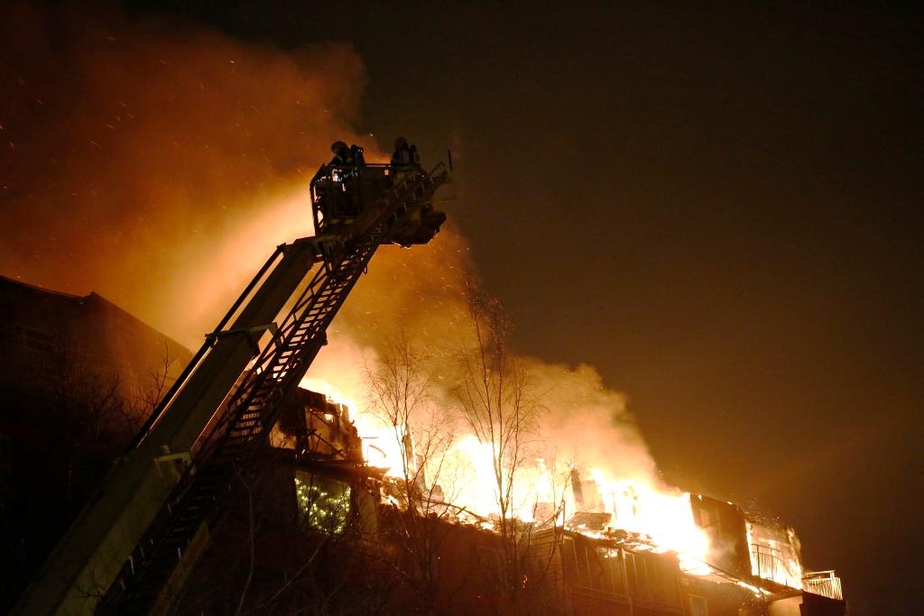 En kraftig brand ledde till omfattande skador på Sandsbro skola i Växjö. (Foto: Christine Olsson/TT-arkivbild)