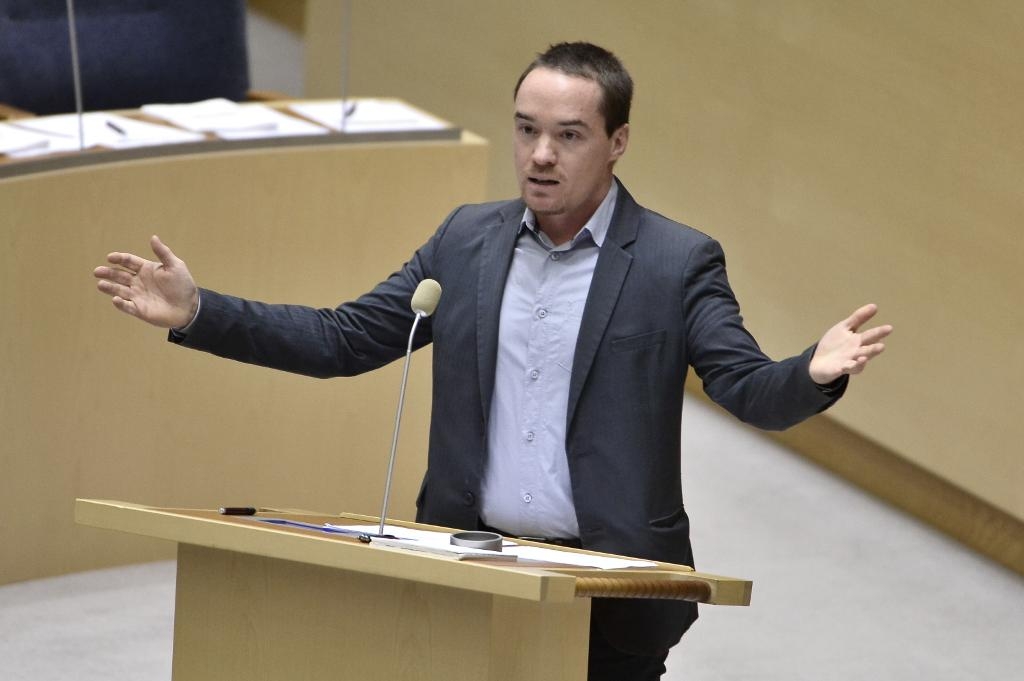 SD-riksdagsledamoten Kent Ekeroth har blivit av med uppdraget som internationell sekreterare i Sverigedemokraterna. (Foto: Claudio Bresciani/TT-arkivbild)