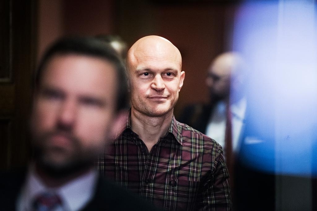 Journalisten Fredrik Önnevall under rättegången i Malmö tingsrätt.   Foto: Emil Langvad/TT-arkivbild
