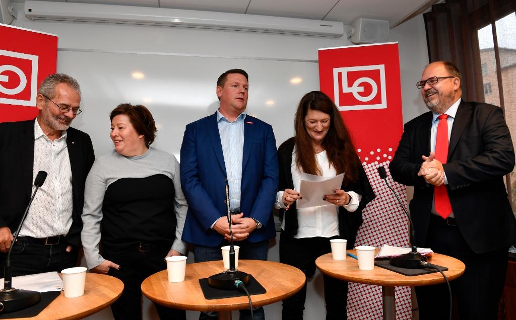 Många fack vill se om sitt hus. På bilden (från vänster) Anders Ferbe, IF Metall, Malin Ackholdt, HRF, Tobias Baudin, Kommunal, Susanna Gideonsson, Handels och LO:s ordförande Karl-Petter Thorwaldsson.  Foto: Anders Wiklund/TT-arkivbild