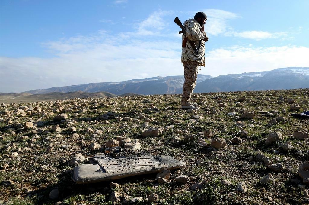 
En yazidisk soldat i Sinjar. Foto: Seivan Selim /AP/TT-arkivbild                                            
