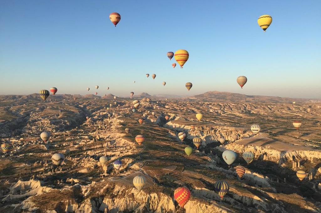 
 
 
 
 
 
 
Luftballongfärder är mycket populära i Kappadokien, som varje år besöks av miljontals turister. Foto: Courtney Bonnell/AP/TT-arkivbild