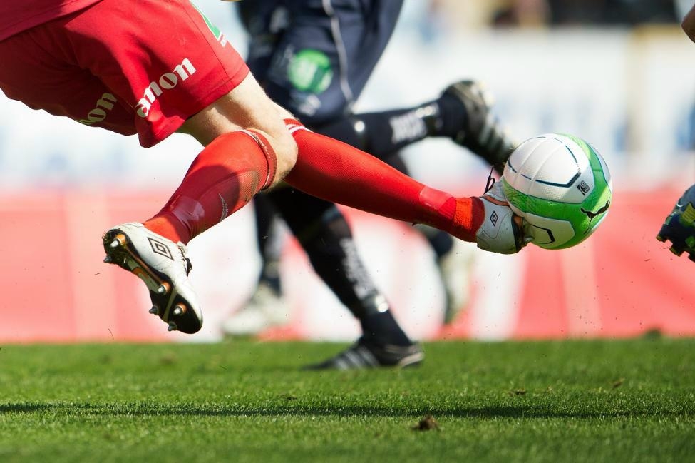 
Polisen varnar för att den organiserade brottsligheten siktat in sig på fotbollen. Foto: Andreas Hillergren / TT-arkivbild                                            
