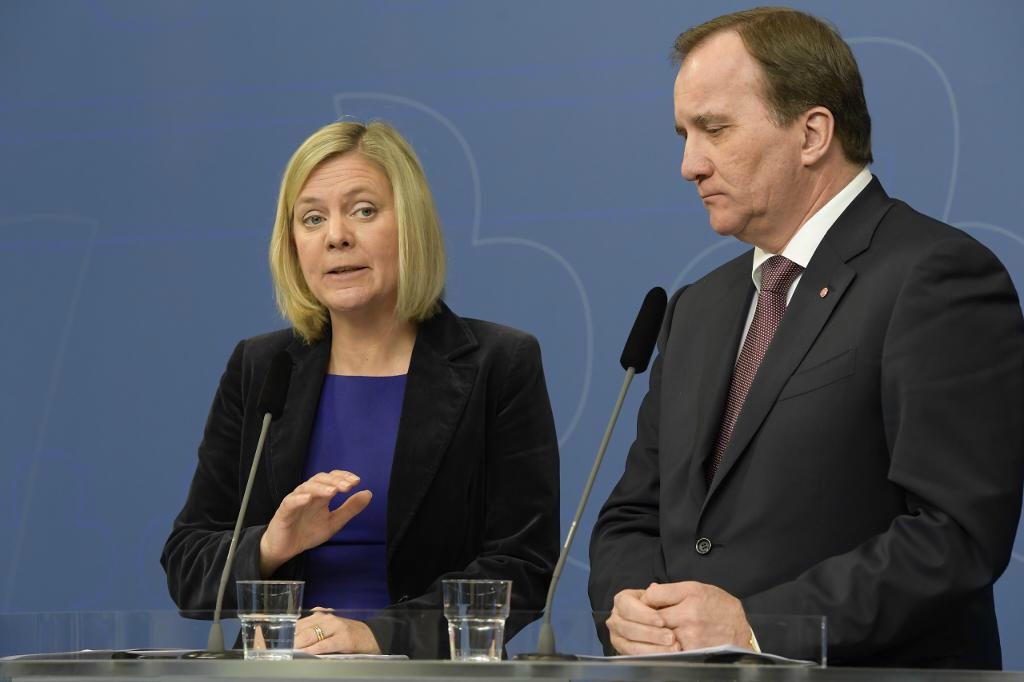 Statsminister Stefan Löfven (S) och finansminister Magdalena Andersson (S) kan räkna med överskott i budgeten i år och nästa år, enligt Ekonomistyrningsverkets senaste prognos. Arkivbild. Foto: Anders Wiklund/TT