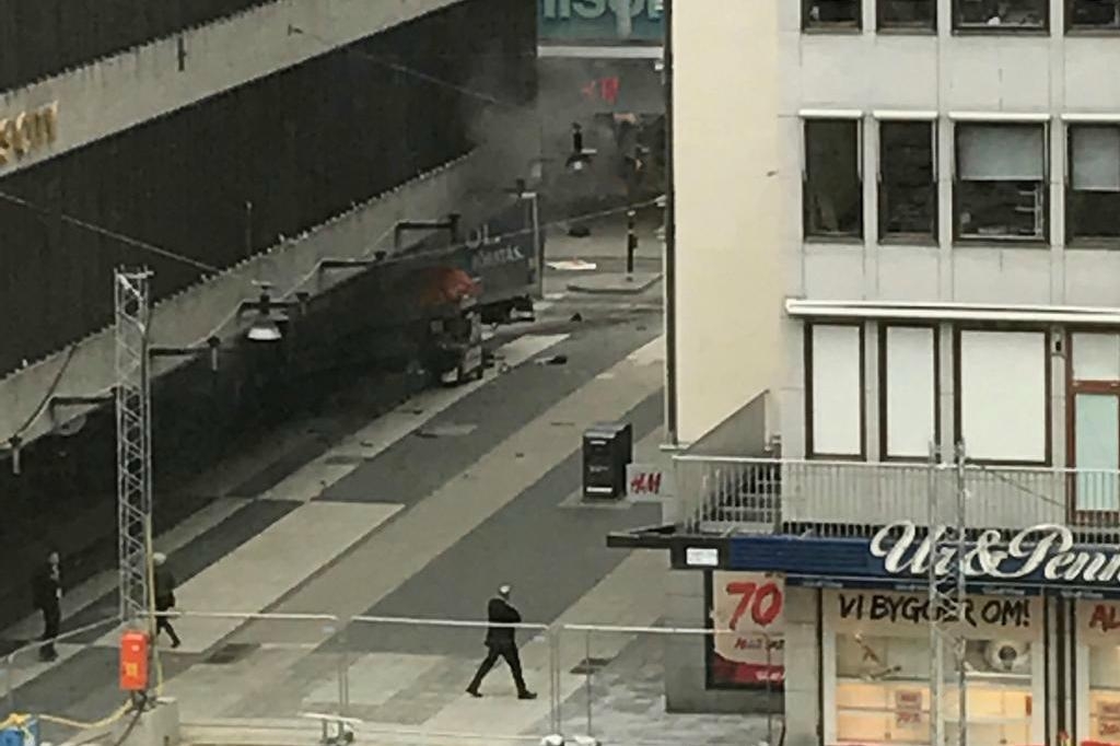 Här slutade vansinnesfärden på Drottninggatan, i varuhuset Åhléns. Foto: Andreas Schyman/TT