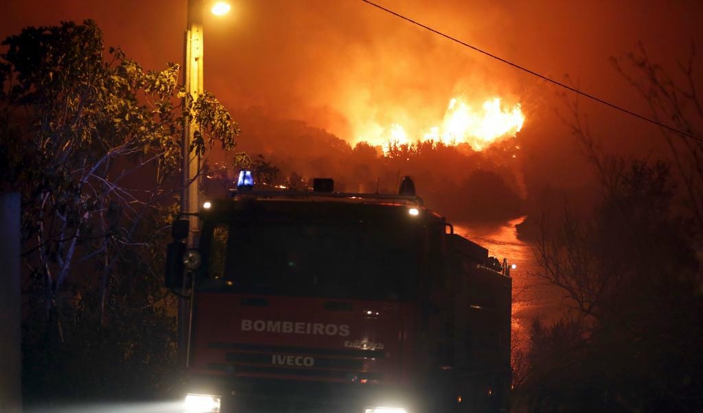 
En brandbil utanför byn São José das Matas, nära Mação, i centrala Portugal. Foto: Armando Franca                                            