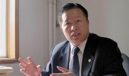 





Människorättsadvokaten Gao Zhisheng på sitt kontor i Peking i november 2005. Foto: Verna Yu /AFP/ Getty Images                                                                                                                                                                                                                                                                        