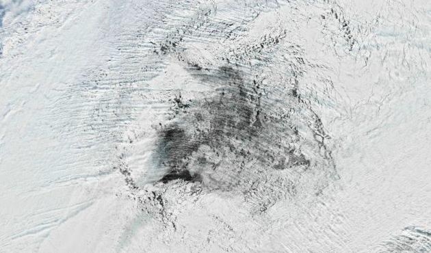 


Isvak i Weddellhavet i Antarktis, 14 augusti, 2016. Bild från NASAs Aqua-satellit. Bild: Joshua Stevens/NASA Earth Observatory                                                                                                                                    