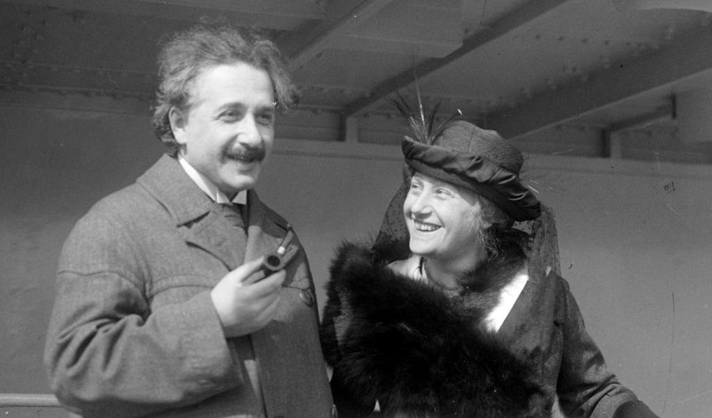 

Forskning visar att elevers prestationer kan förbättras genom att de känner till de utmaningar som stora forskare ställdes inför på sin väg mot framgång. Fotot visar Albert Einstein med sin fru Elsa 1921.                                                                                                