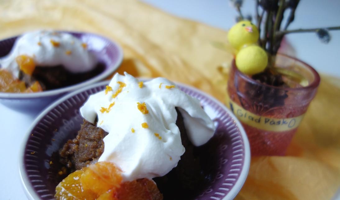 

Memma med apelsinsallad och grädde är inte det traditionella, men gott. Foto: Eva Sagerfors                                                                                                