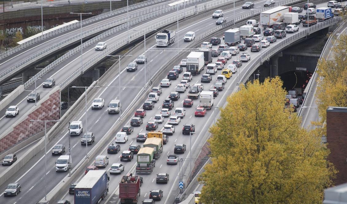 Från och med den 16 januari kommer registreringsskyltar för nya fordon att se annorlunda ut jämfört med i dag. Foto: Fredrik Sandberg/TT-arkivbild