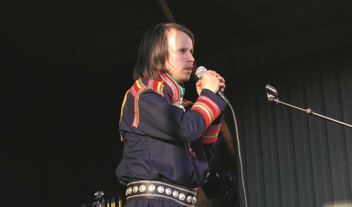 
Jojkaren Simon Issát Marainen Bild: folkgalan.se                                                