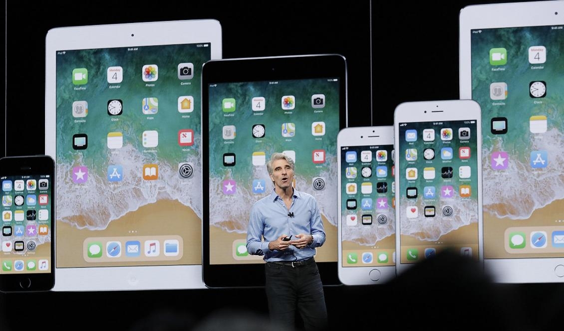 

Craig Federighi, Apples vice vd för mjukvaruutveckling, talade vid Apple Worldwide Developers Conference i San Jose även 2018. Foto: Marcio Jose Sanchez/AP/TT-arkivbild                                                                                                