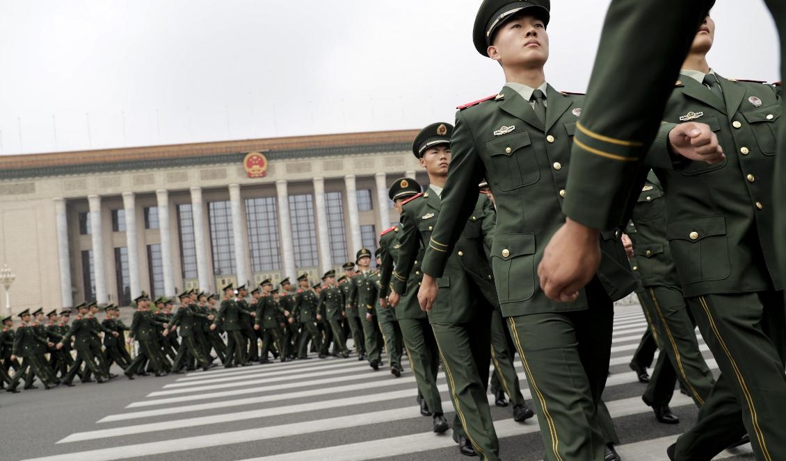 
Den 1 augusti 2017 hölls en militärparad utanför Folkets stora hall i Peking i Kina för att uppmärksamma 90-årsjubileet av Folkets befrielsearmé. Foto: Andy Wong/AFP/Getty Images                                                