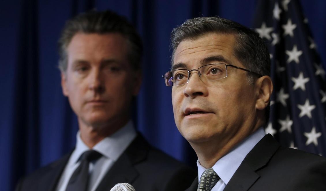 Delstaten Kaliforniens justitieminister Xavier Becerra utreder Facebooks användande av användardata. Foto: Rich Pedroncelli/AP/TT-arkivbild