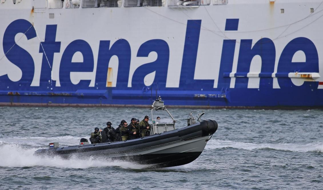 Peter Dejong/AP/TT
16 personer har påträffats instänga i lastbil ombord på en Stena Line-färja. Arkivbild.