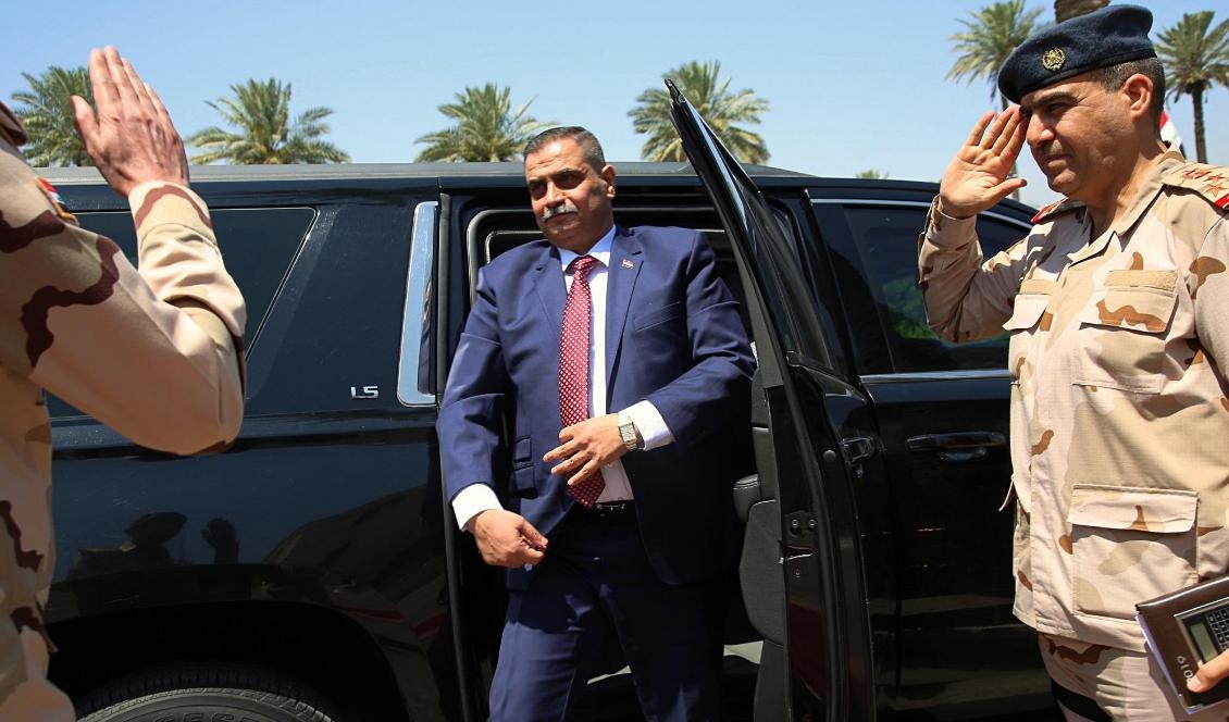 Iraks försvarsminister Najah al-Shammari har dubbelt medborgarskap, något som kan vara olagligt i Irak. Foto: AP/TT