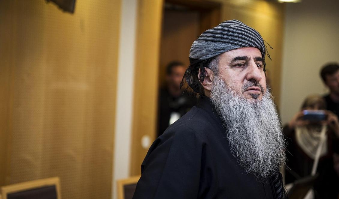 Mulla Krekar i Oslo tingsrätt vid ett tidigare tillfälle. Nu ska en av hans meddömda i ett italienskt terrormål få sitt norska medborgarskap återkallat. Foto: Carina Johansen/NTB Scanpix/TT-arkivbild