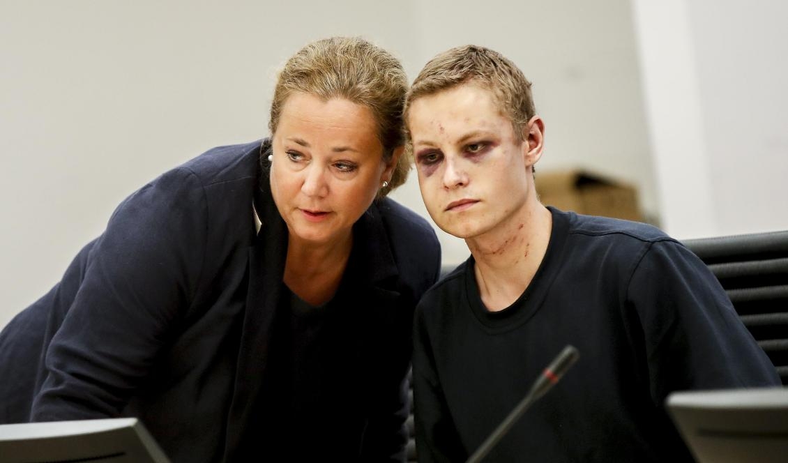 Philip Manshaus tillsammans med sin försvarare Unni Fries. Foto: Vidar Ruud/NTB Scanpix/Scanpix