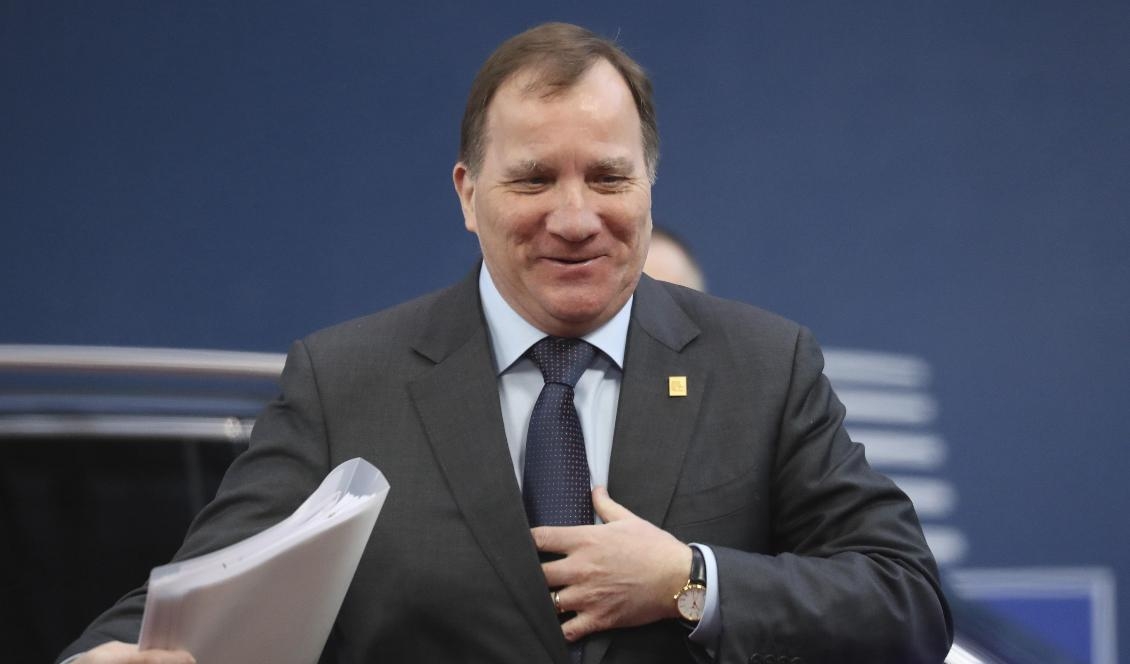 Statsminister Stefan Löfven på väg in till fredagens misslyckade budgettoppmöte i Bryssel. Foto: Ludovic Marin/AP/TT
