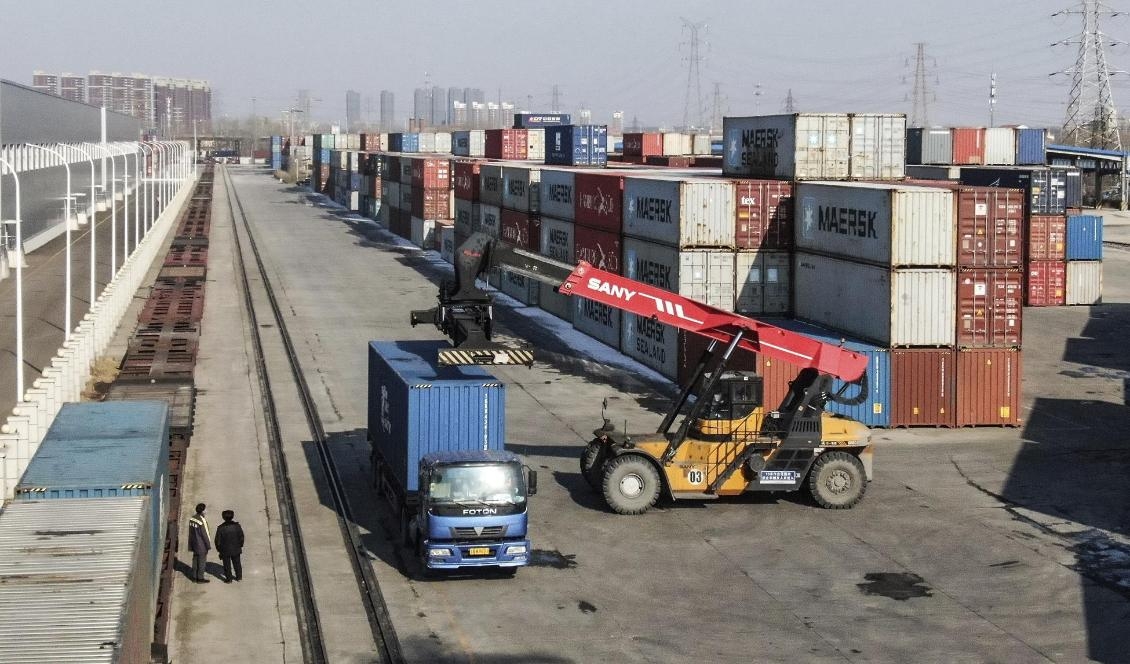 Coronaviruset befaras slå mycket hårt mot Kinas tillväxt, enligt Världsbanken. Arkivbild från Shenyang. Foto: Pan Yulong/AP/TT