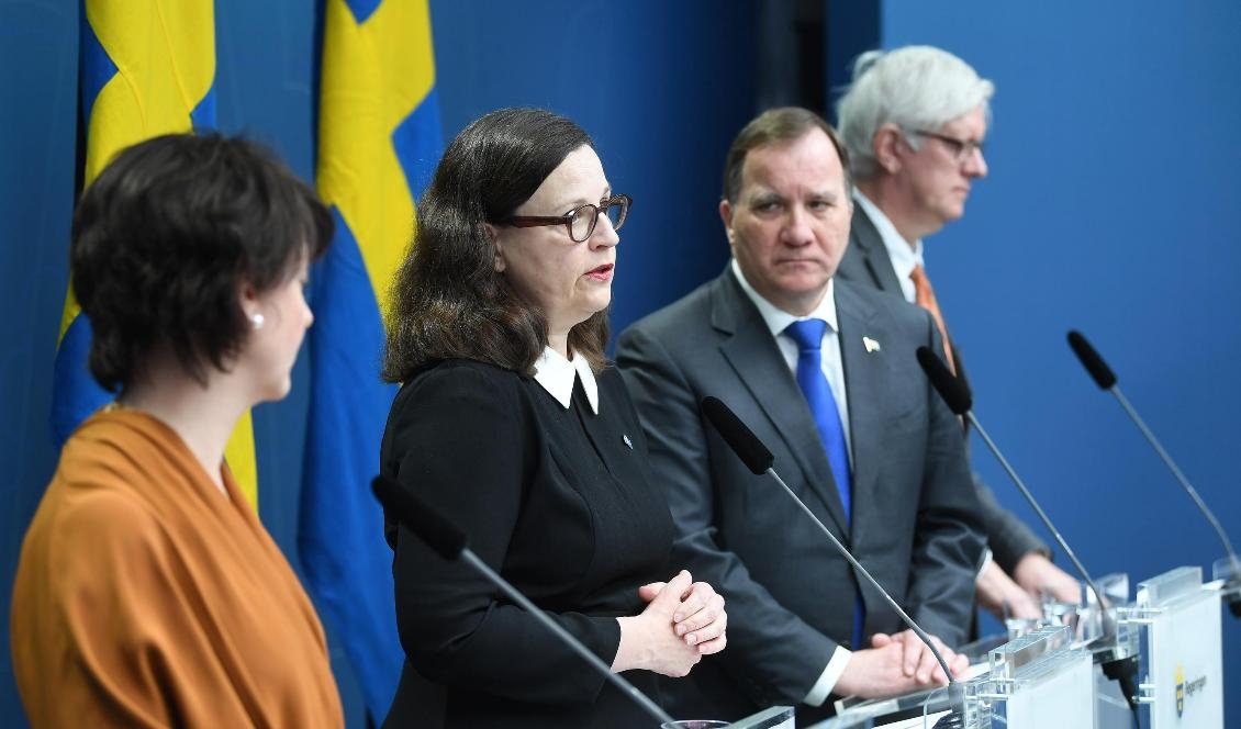 



Matilda Ernkrans (S), minister för högre utbildning och forskning, Anna Ekström (S), utbildningsminister, statsminister Stefan Löfven (S) och generaldirektören för Folkhälsomyndigheten Johan Carlson under pressträffen i Stockholm. Foto: Fredrik Sandberg/TT                                                                                                                                                                                                