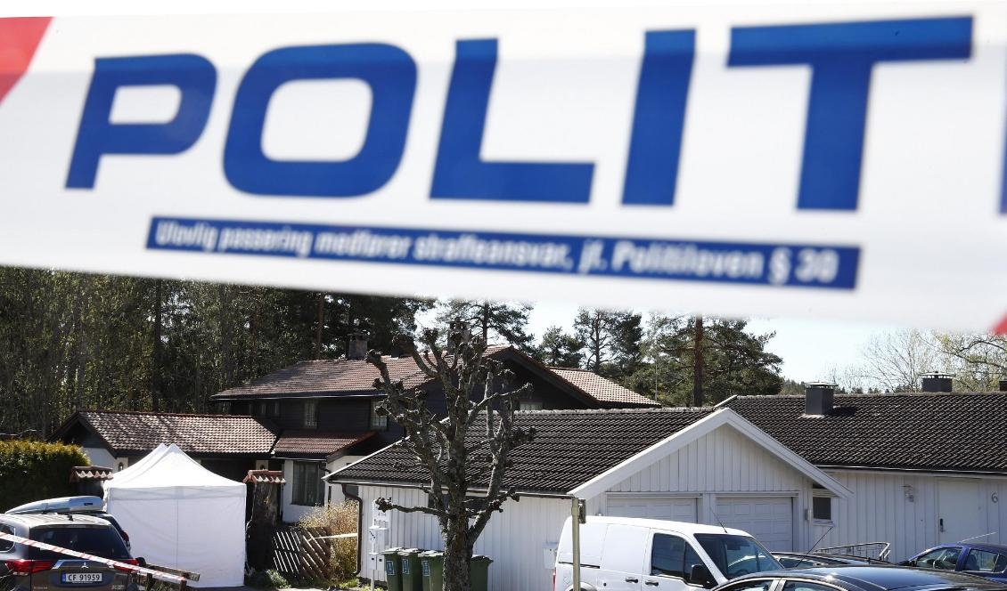 
Polisavspärrningar utanför Tom Hagens hus. Foto: Terje Pedersen/NTB Scanpix/TT                                                