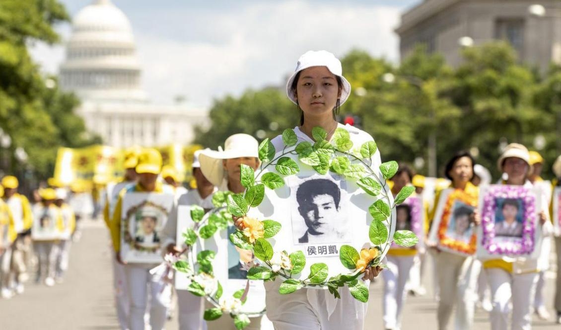 



Falun Gong-utövare går i parad i Washington D.C. 20 år efter att förföljelsen av Falun Gong startade i Kina, den 18 juli 2019. Foto: Samira Bouaou/Epoch Times                                                                                                                                                                                