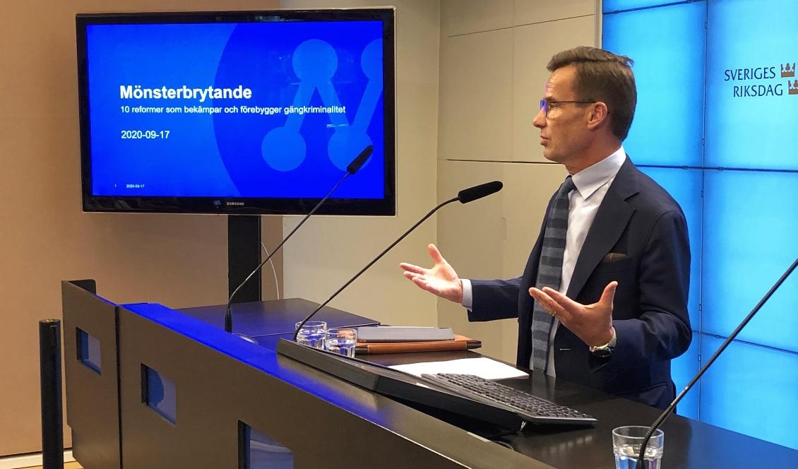 Moderaternas partiledare Ulf Kristersson listar tio förslag som M tror ska vara kraftfulla mot gängkriminella. Foto: Marko Sääväl/TT