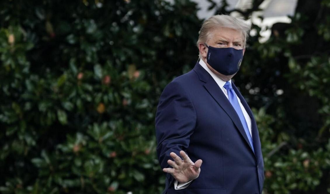 









President Donald Trump går från Vita Huset, den 2 oktober 2020. Foto: Drew Angerer/Getty Images                                                                                                                                                                                                                                                                                                                                                                                                                                                        